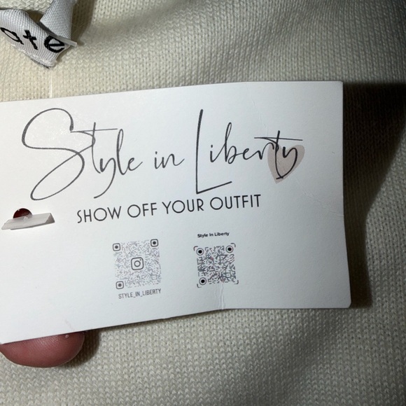 Fate Cream Knit Sweater - Picture 4 of 5